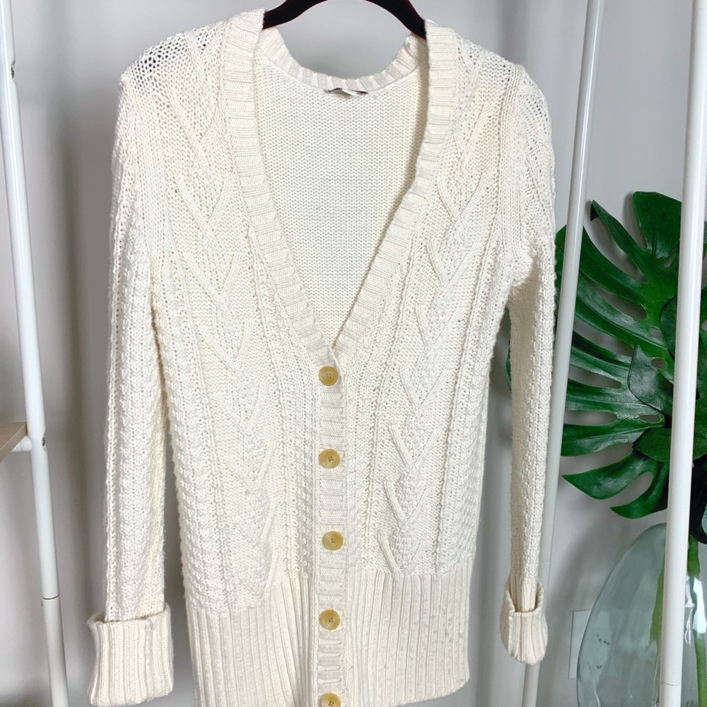 ⬇️GAP Designed & Crafted Cable Knit Cardigan